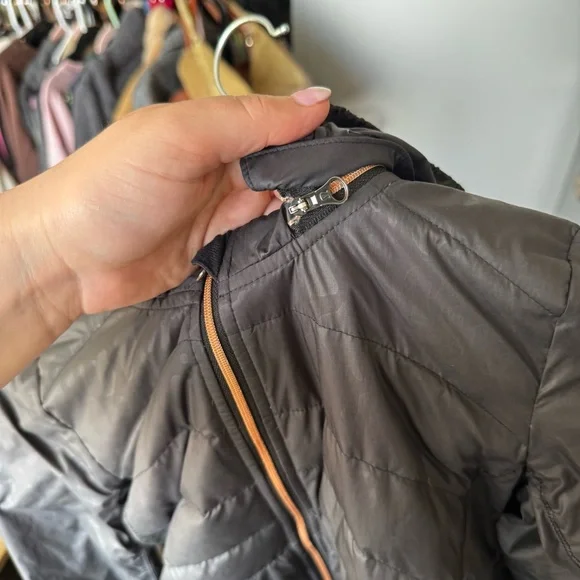 Lululemon Spring Fling Puffy Windbreaker Jacket Animal Swirl Black Size 4 - Picture 11 of 16